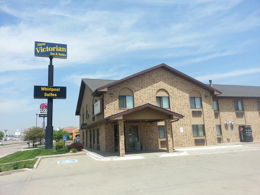 New Victorian Inn & Suites Kearney Exterior photo
